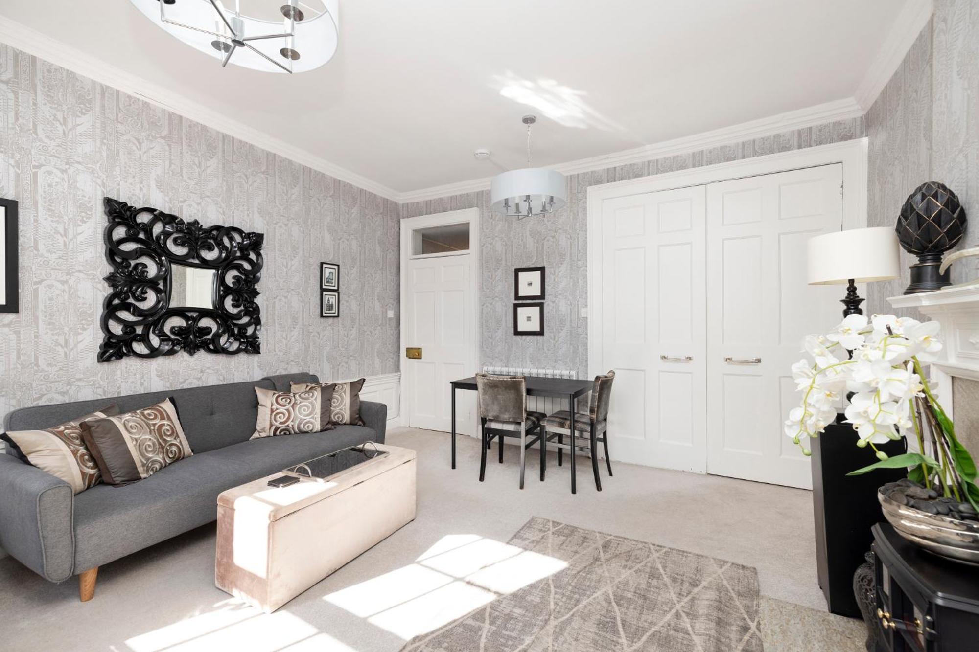 Joivy Exclusive Apartment At The Heart Of New Town EDI Exterior foto